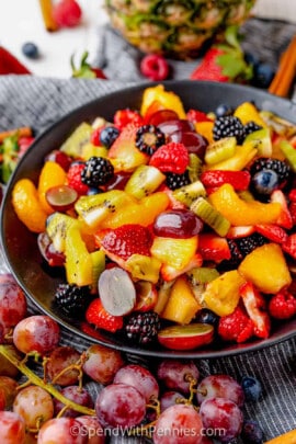 Easy Fresh Fruit Salad in a bowl
