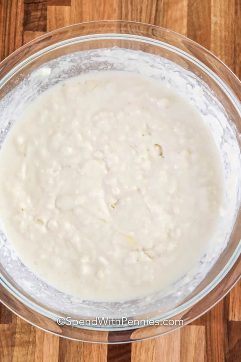 batter in bowl to make Fluffy Pancakes