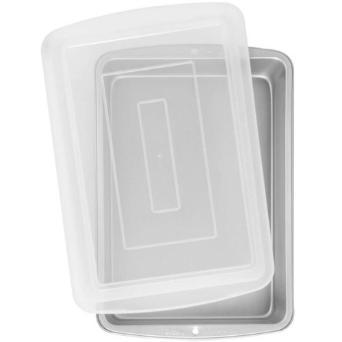 Wilton 9x13 pan with lid